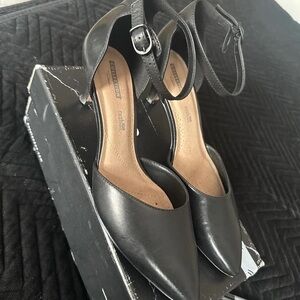 Clarks Black Pointed Toe Heels
